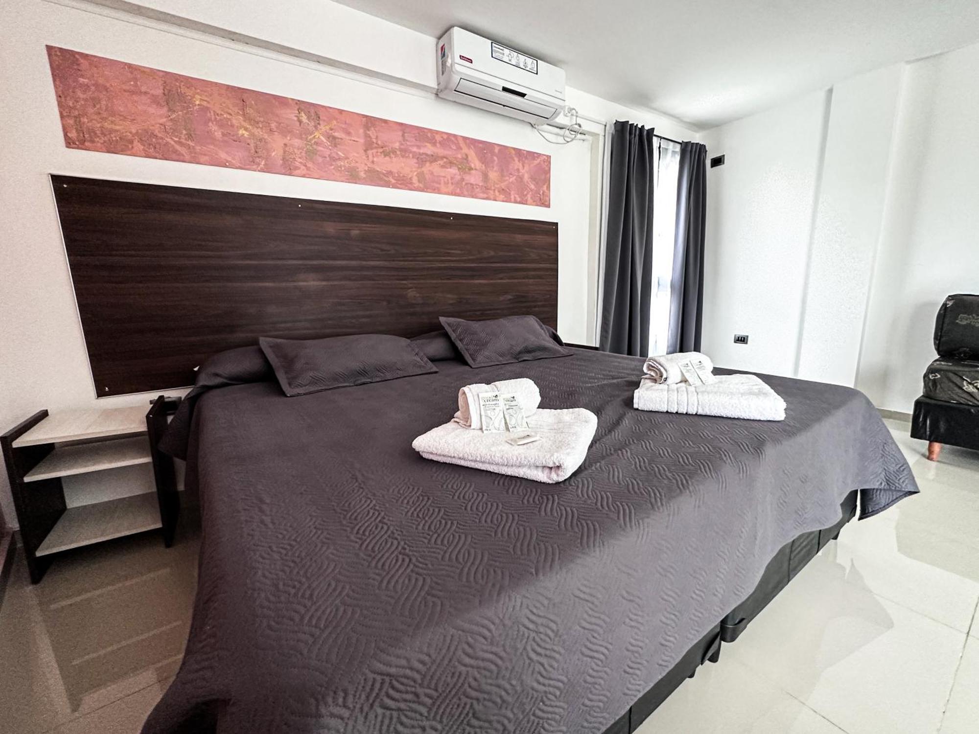 Golden Ross Hotel Вила Карлос Пас Екстериор снимка